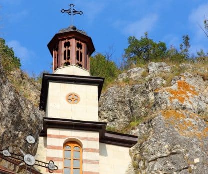 imagine - Super oferta 99 ron de persoana Bisericile Rupestre din Ivanovo, Pestera Orlova Chuka Orașul Ruse